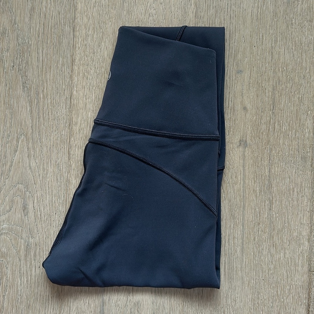 EUC in movement high rise tight 25" blue tied size 2 lululemon